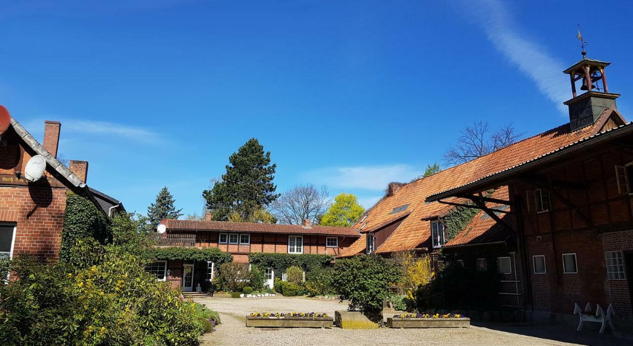 Große, helle Ferienwohnung mit 2 Balkonen auf dem Bauernhof in der Lüneburger Heide Oetzen Exterior foto