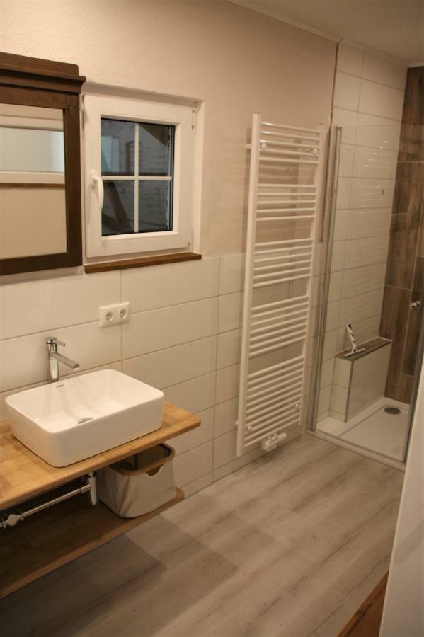 Große, helle Ferienwohnung mit 2 Balkonen auf dem Bauernhof in der Lüneburger Heide Oetzen Exterior foto
