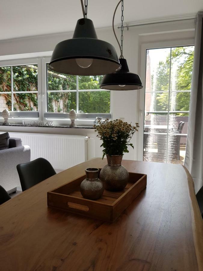 Große, helle Ferienwohnung mit 2 Balkonen auf dem Bauernhof in der Lüneburger Heide Oetzen Exterior foto